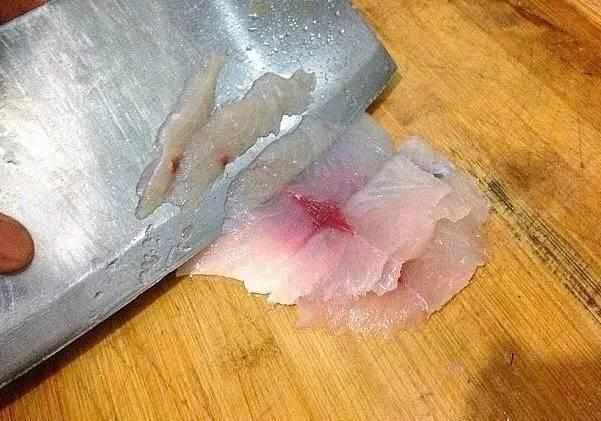 酸菜鱼片家常做法既简单又好吃,片鱼片的正确方法酸菜鱼做法