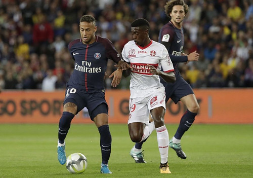 内马尔横扫法甲大陆两场比赛踢出金球水准