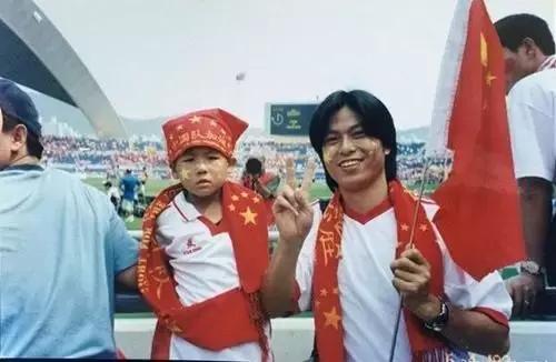 当你有一个爱跳舞的老爸,一个热爱足球的爸爸特点