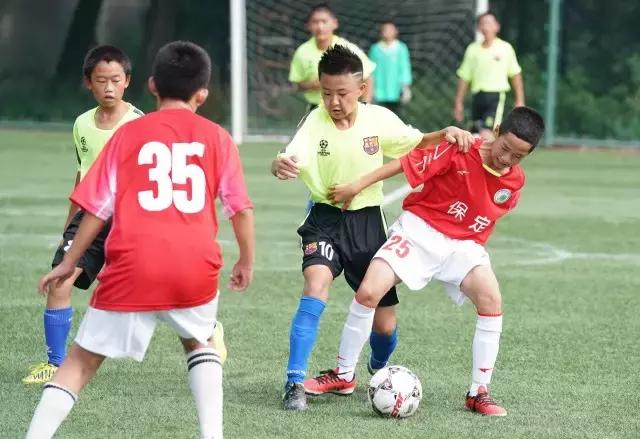 点球决战，*疆新**夺冠！北京晚报百队杯城际赛落幕，孩子们汗洒赛场