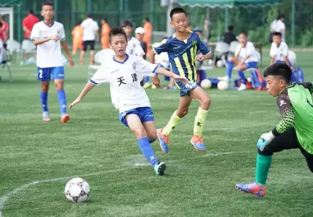 点球决战，*疆新**夺冠！北京晚报百队杯城际赛落幕，孩子们汗洒赛场