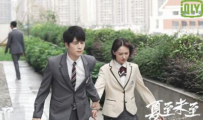 舒畅晒与刘亦菲19年前合照回放,85后女星18岁旧照刘亦菲舒畅真美