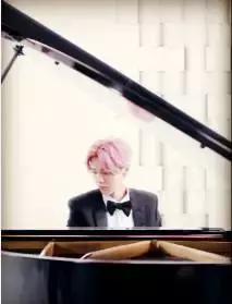 爱豆弹钢琴视频,会弹钢琴的女爱豆