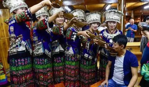 世界上有两个苦难的民族苗族,苗族是一个世界性民族