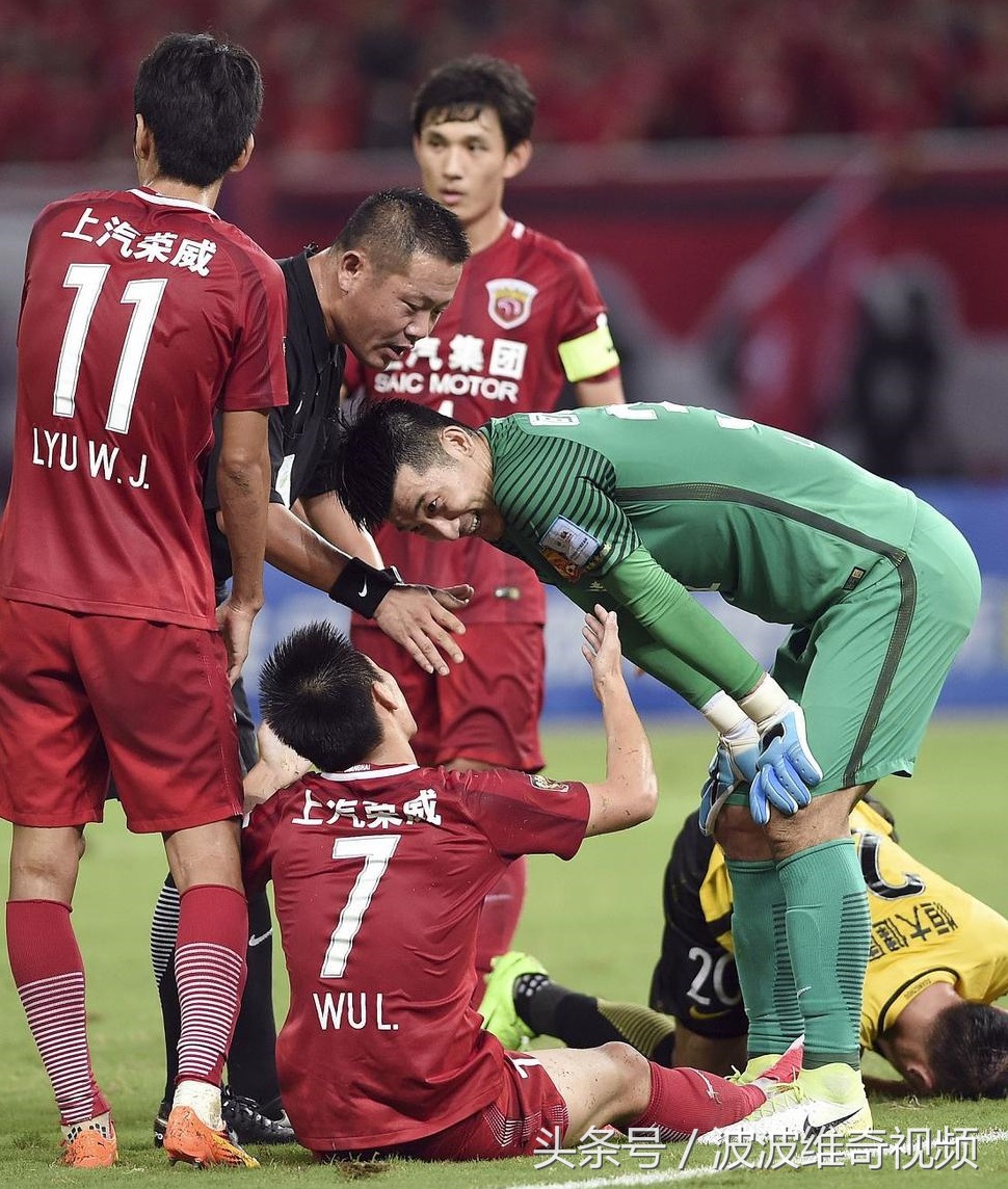 武磊倒钩爆头,武磊倒钩爆头于汉超