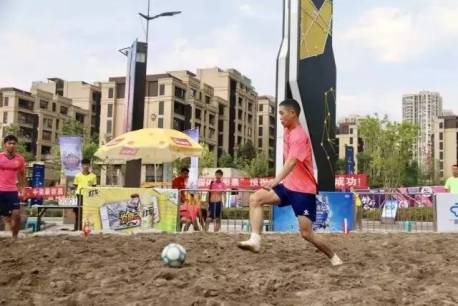 看完这一篇，如果你爱上沙滩足球，我们可不负责