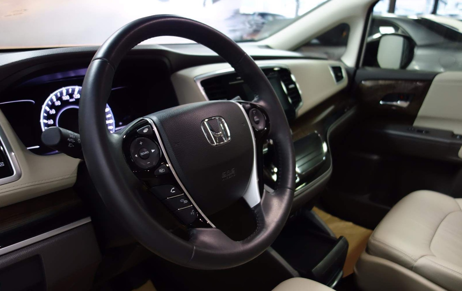 奥德赛2015款改款2.4l舒适版,奥德赛2015款改款