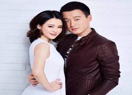 佟大为娇妻挺大肚疑怀第三胎：剖腹产最多剖几次？