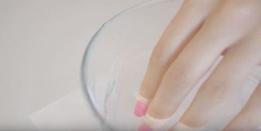 指甲油最快干的方法,如何让指甲油快速干起来