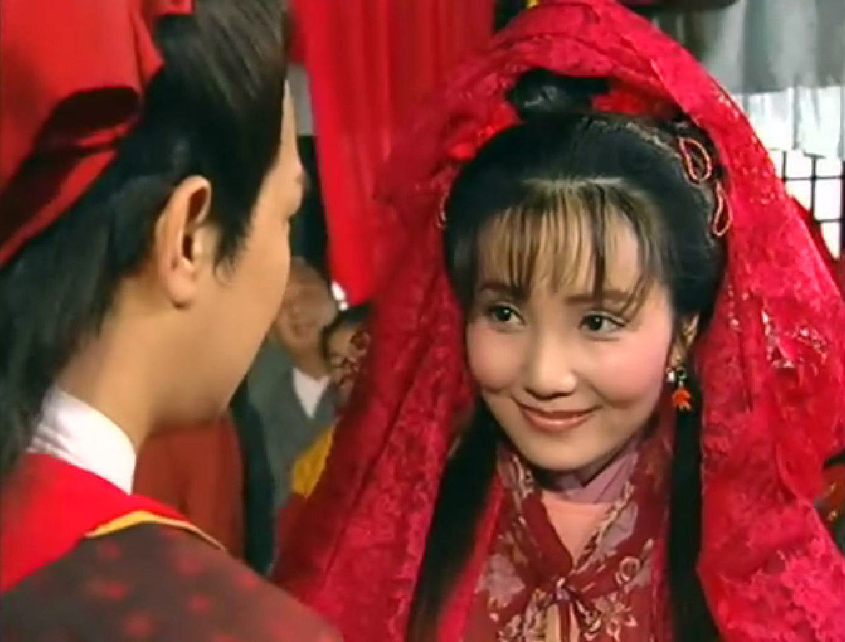 7年花600万买LV的她15年从配角沦落为龙套如今没音讯