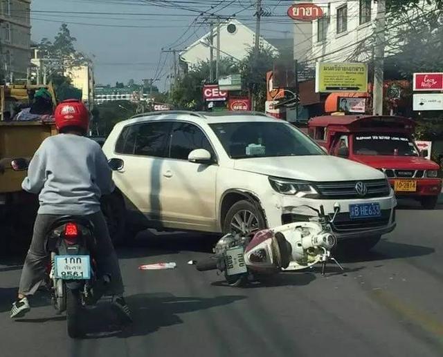 骑行摩托游泰国，考个驾照好处多
