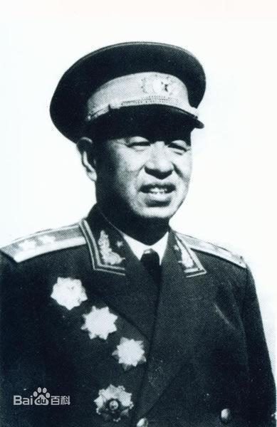 毛主席晚年感慨“天下英雄谁敌手，曹刘”，曹便是说这位传奇中将