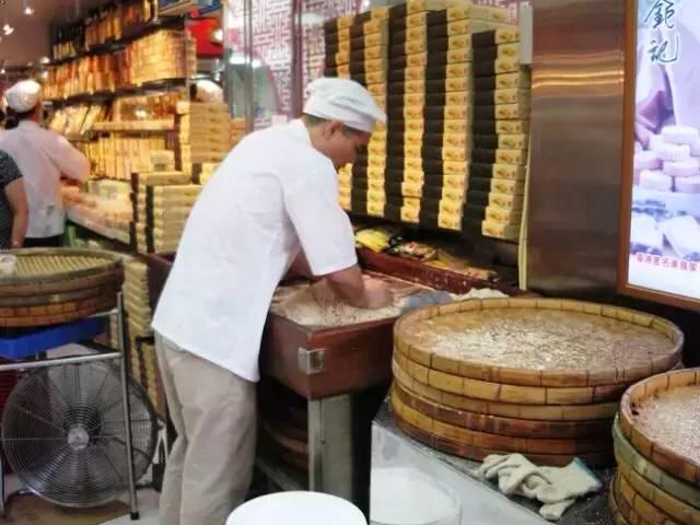 澳门土特产在哪里买最便宜又好吃 (澳门有什么好吃特产零食)