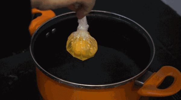 一刀切下去，鸡蛋流黄的感觉，好像中了500万！