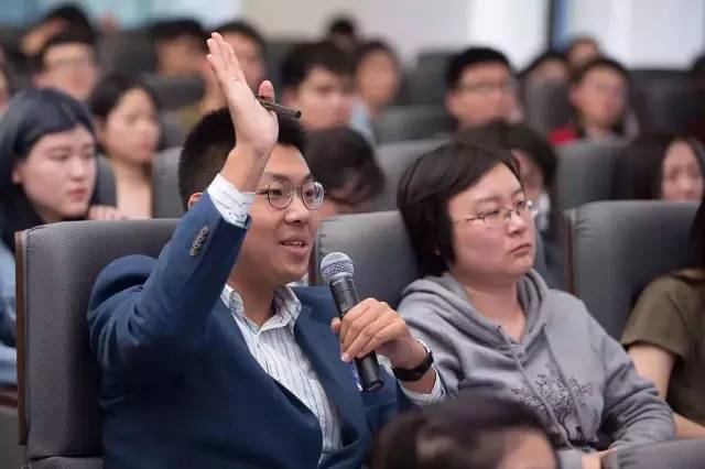 用户说|三十度没带正装,商旅人士的必备烦恼