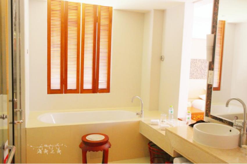 穿过云海后的美景,穿过云海看美景