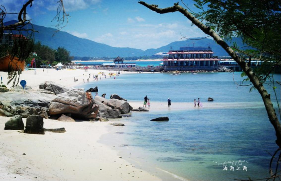 穿过云海后的美景,穿过云海看美景