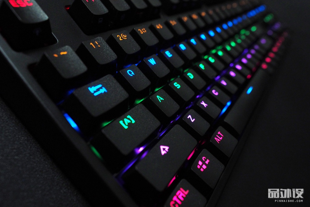 凯酷104荣耀键盘灯光调节,凯酷68键机械键盘拆解