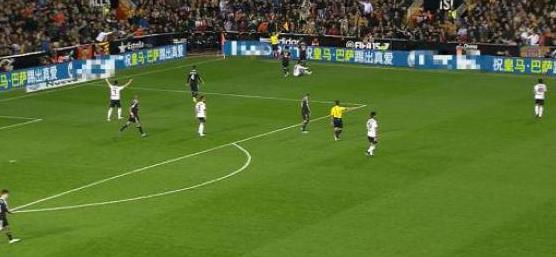 足球比赛自由人是哪个位置,足球中的自由人是什么意思