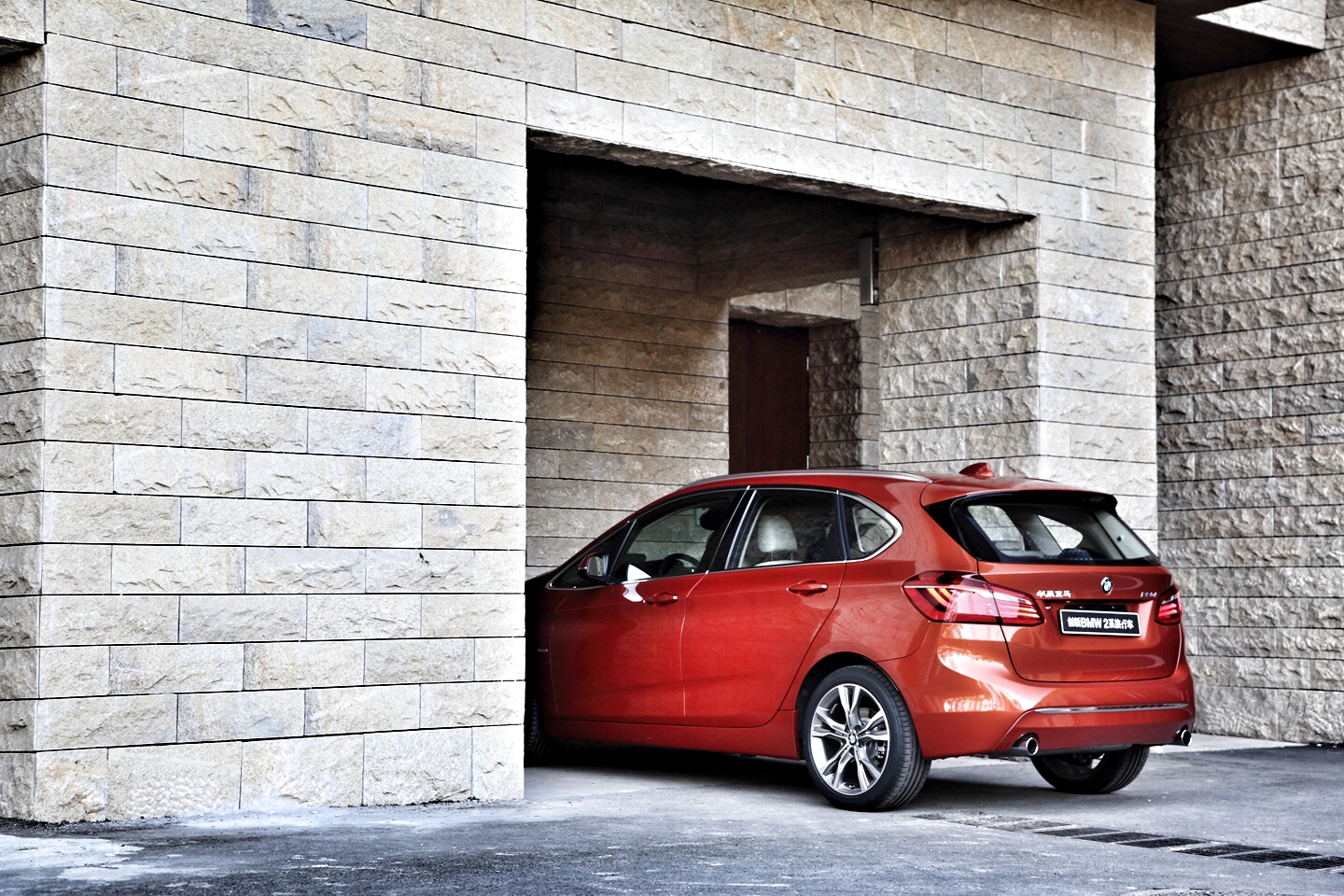 2015款宝马2系多功能旅行车,试驾宝马2系旅行车