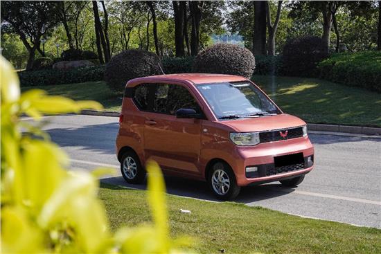 qq冰淇淋与宏光miniev销量对比,宏光miniev哪一款最值得买