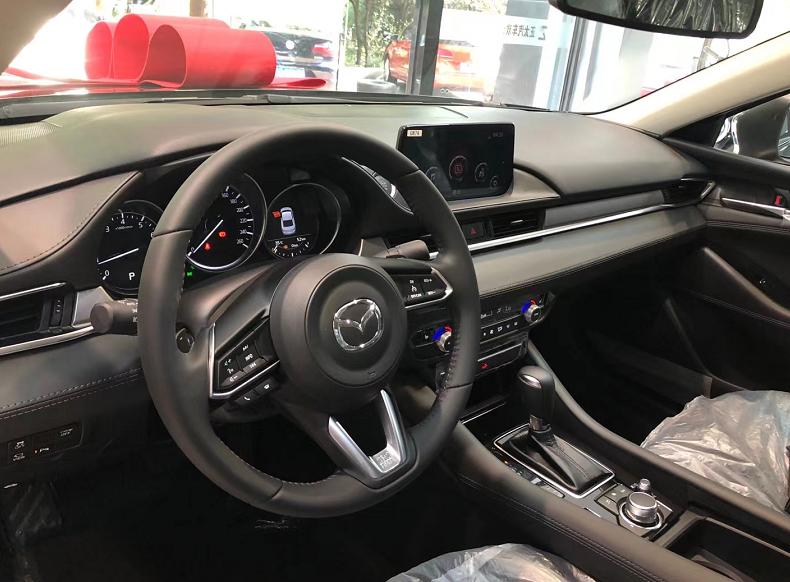 阿特兹外观独特细节满分,阿特兹运动版和尊崇版内饰对比