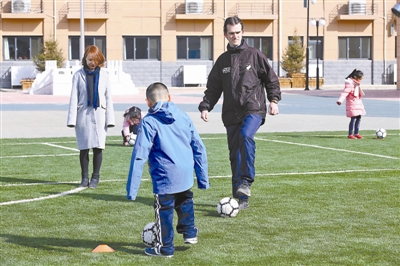 教育部加入足球体系,引进中国足球外教