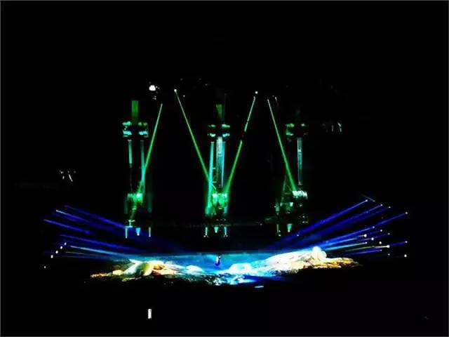 鱼游白沙洲,万达电影乐园汉秀双骄亮灯