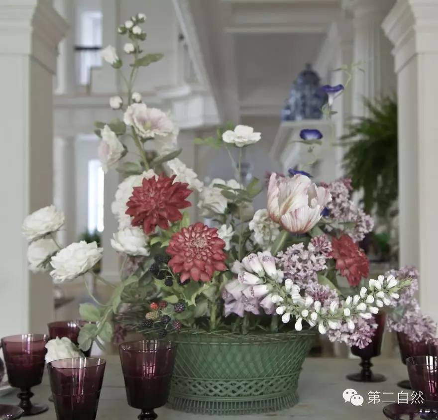 乌克兰大叔和他美到令人窒息的陶瓷永生花