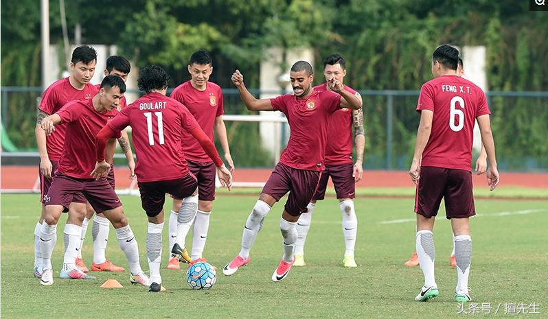 申花把基地借给恒大使用引沪媒不满暗讽上海足球不团结