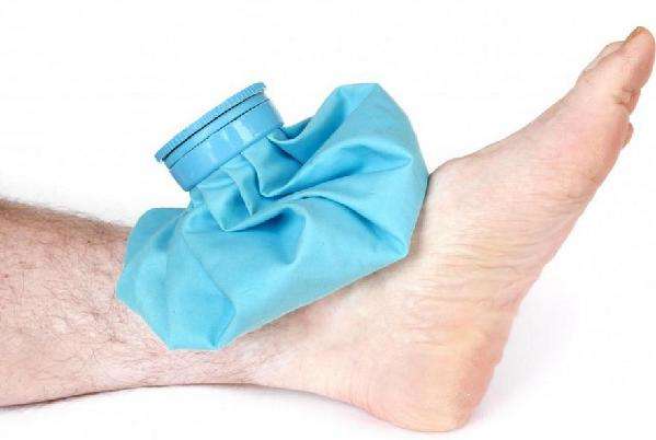 跑步时突然小腿与跟腱交界处痛,跑步跟腱疼痛如何快速恢复