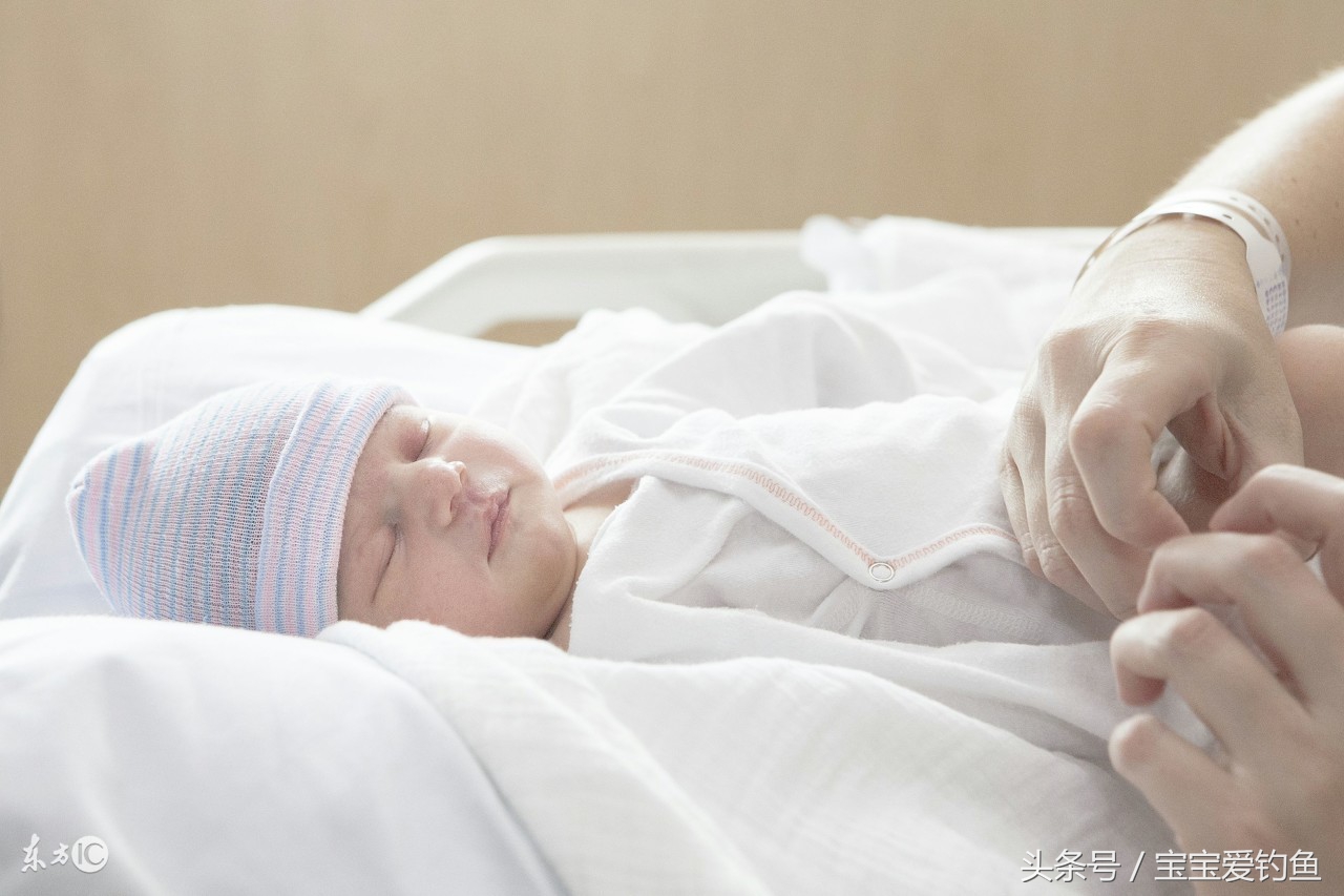 初生婴儿该怎么样照顾,新生婴儿该怎么办