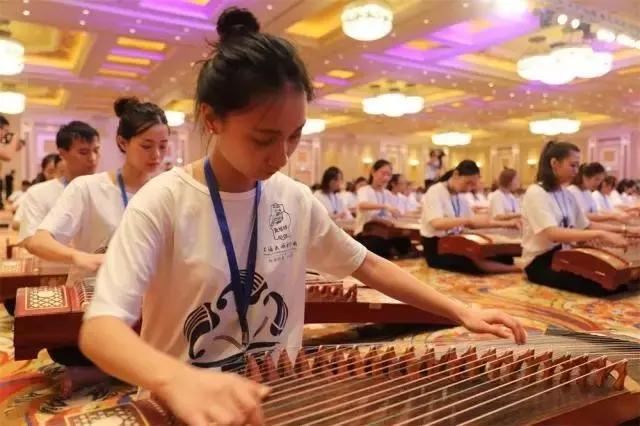 头条丨2520人！最大规模古筝合奏吉尼斯世界记录澳门诞生