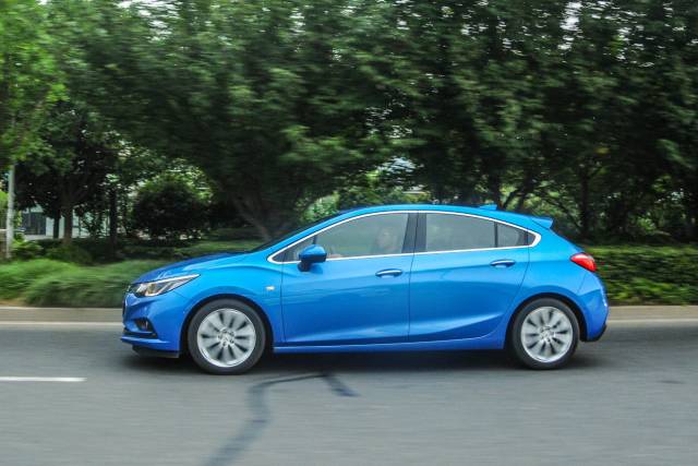 科鲁兹和思域比赛,23款科鲁兹和思域