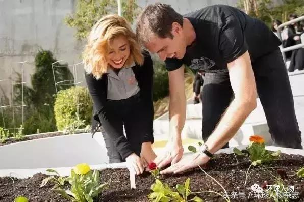 马斯克的三个兄妹,马斯克怎么陪伴这么多孩子