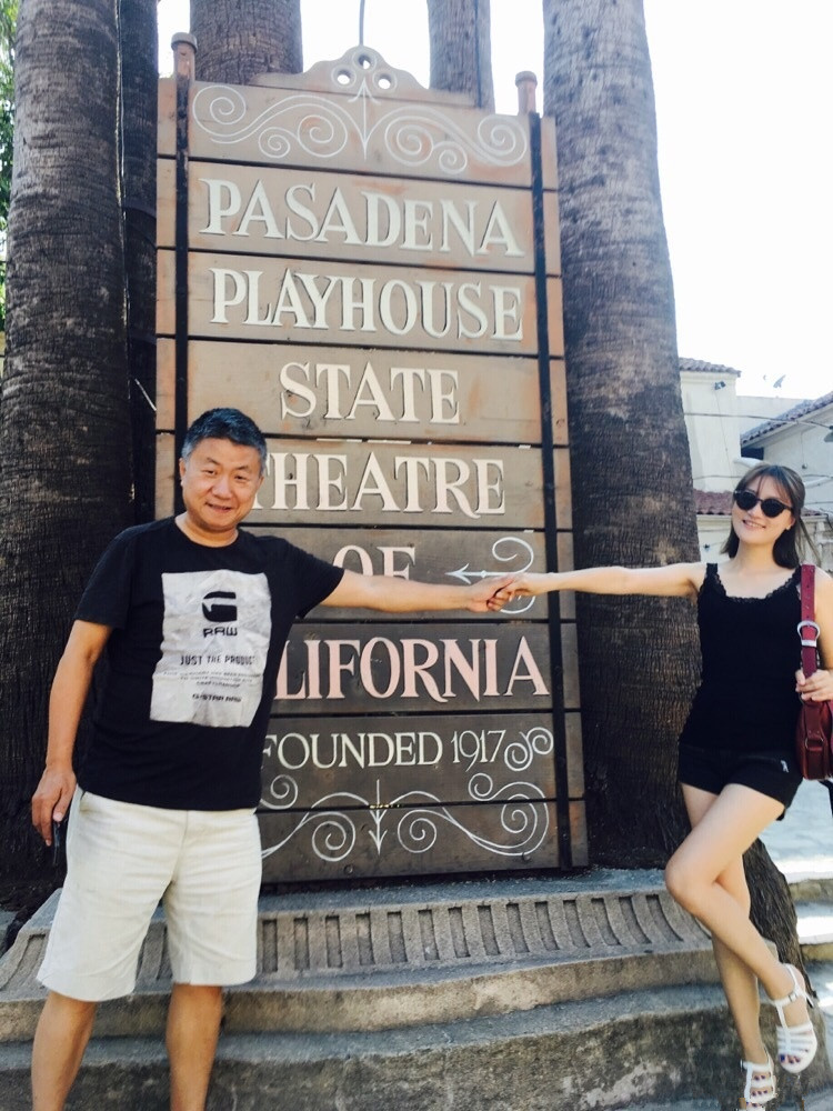 拿保温杯的中年男人,赵明义手里的保温杯