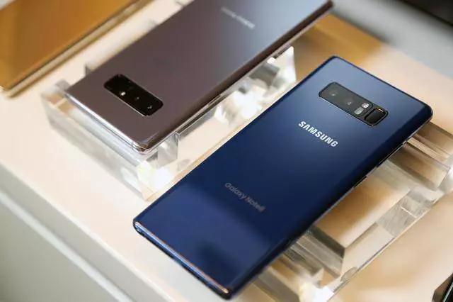 三星note7对比note8,三星note8手机闪屏可以修吗
