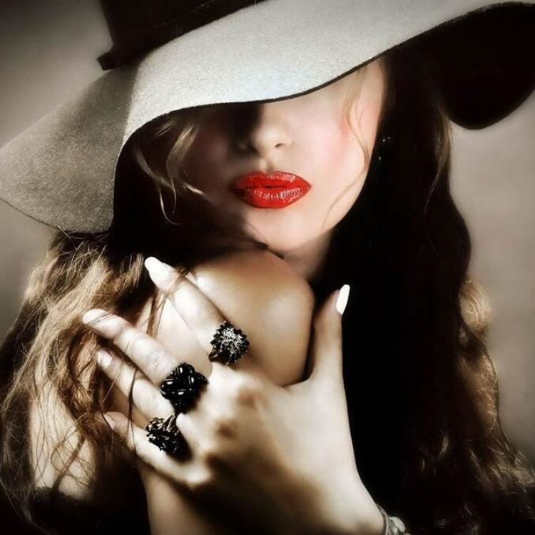 如果七夕既没有礼物也没红包,七夕节给最爱的人送一枚戒指