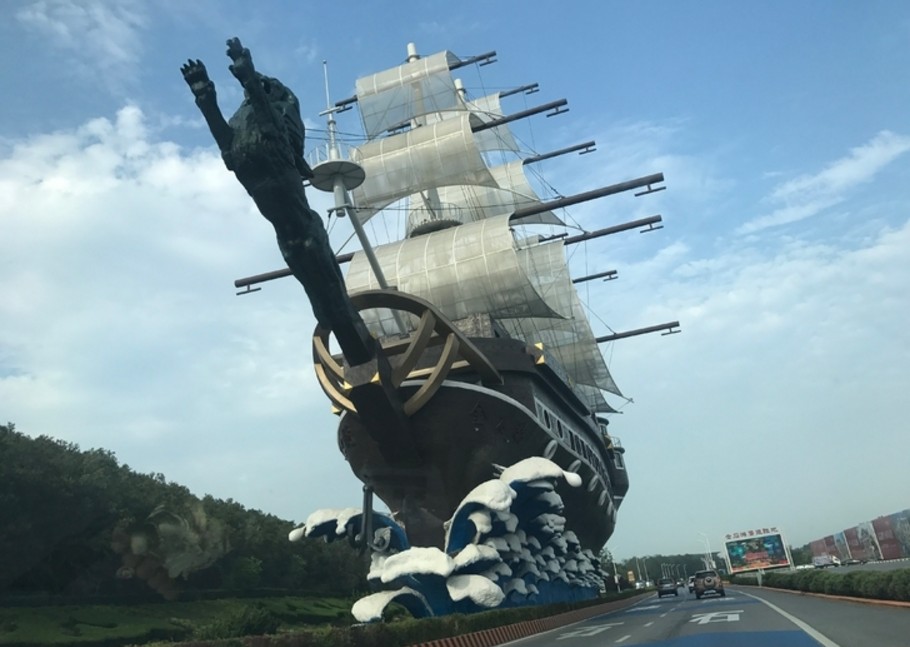 吴京导演《战狼2》让大家都以为这个场景是在非洲,其实就在国内