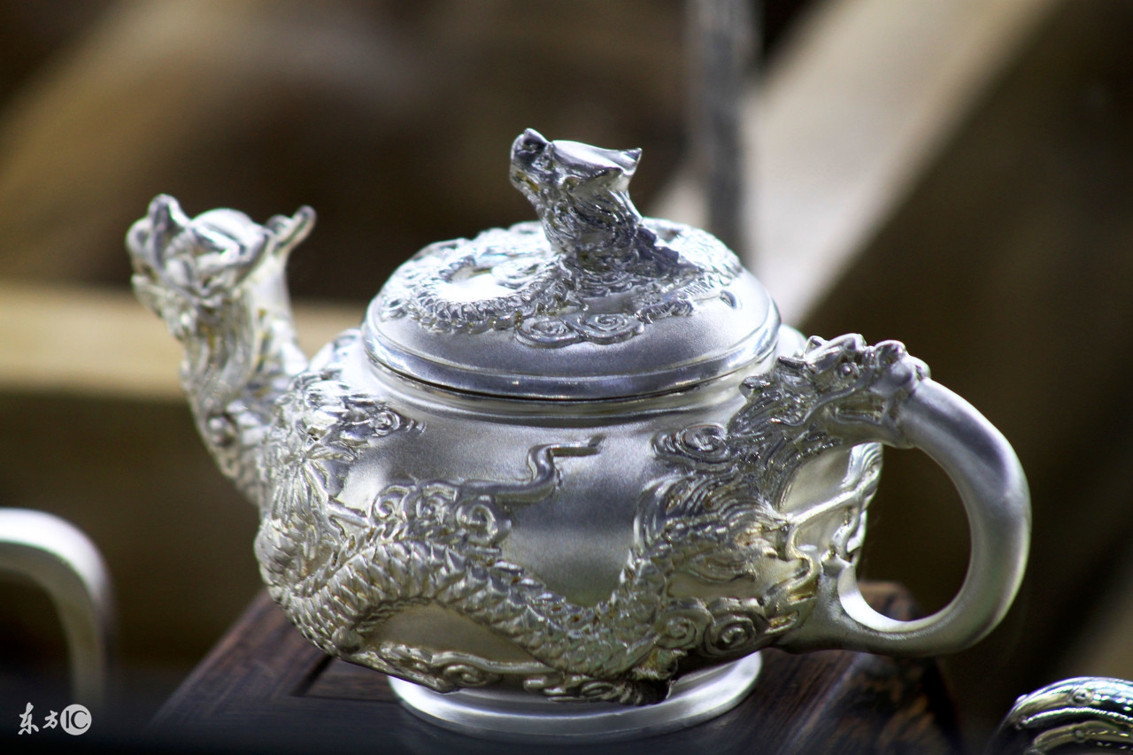 鸡蛋加银器擦身为什么银会变色,买的银饰发黑会不会是假的银饰品