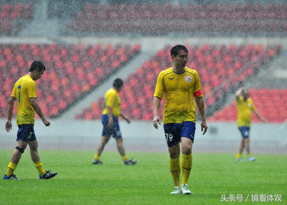 下雨天室内做什么运动,下雨天做的运动