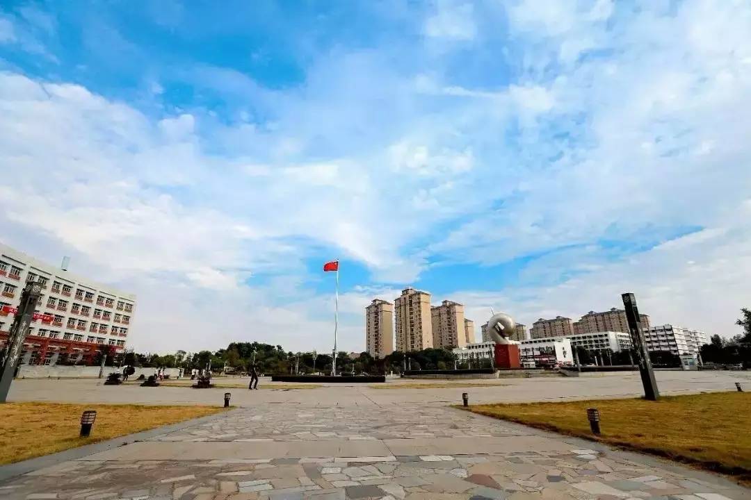 武汉商学院,武汉商学院新生开学典礼