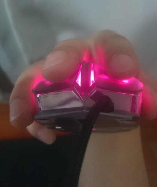 你的鼠标能不能做到这么炫酷,便宜的鼠标都很炫酷