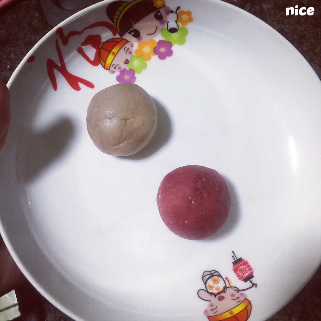 小猪佩奇做雪糕和面包,小猪佩奇做可以吃的小馒头