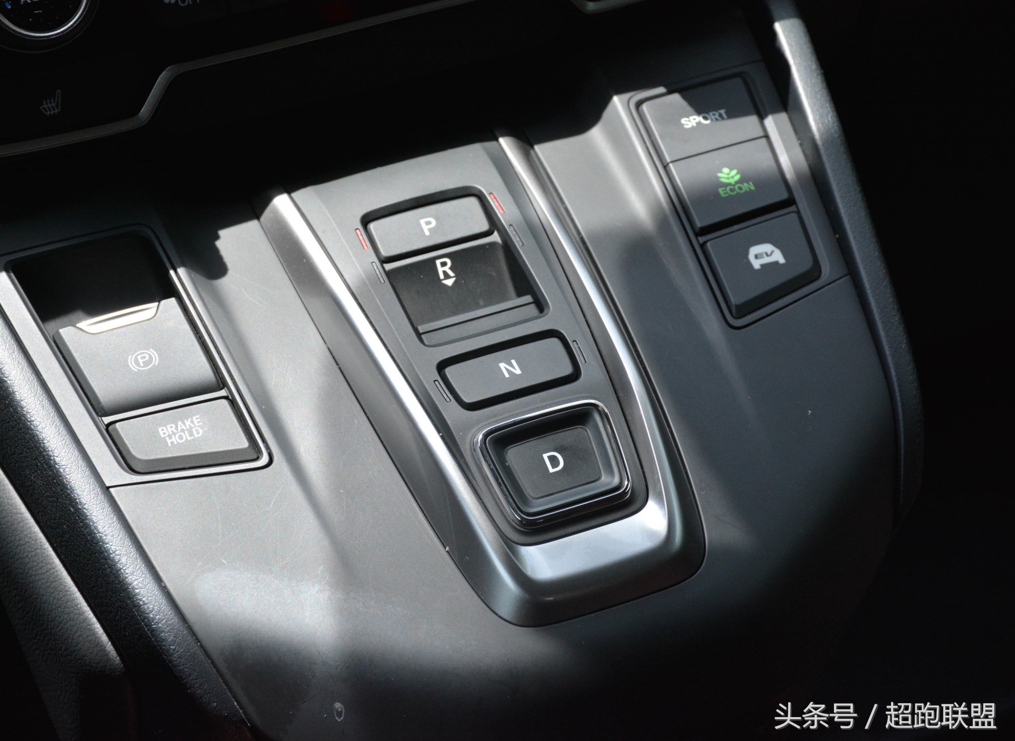 全新本田cr-v舒适版,本田cr-v风尚版对比舒适版