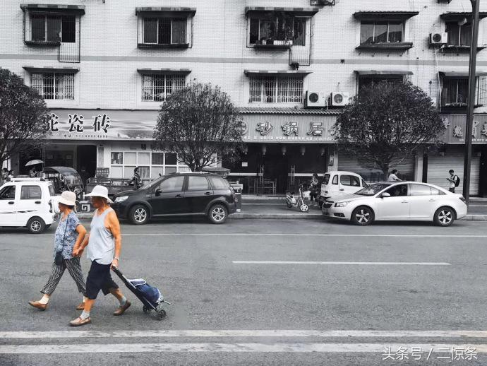 这是一份专供成都人的狗粮，看完眼睛竟然湿了