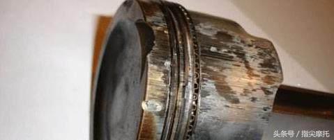 摩托车轻微烧机油换活塞环多少钱,摩托车烧机油换了缸套还烧