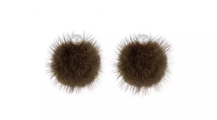 那些各种各样的耳钉,戴在小耳朵上的耳钉推荐