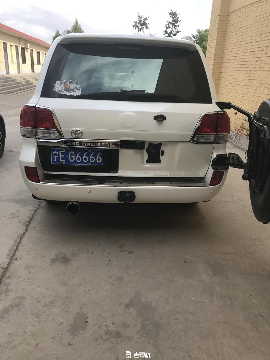 15年陆巡5.7v8,老款陆巡与新款陆巡对比