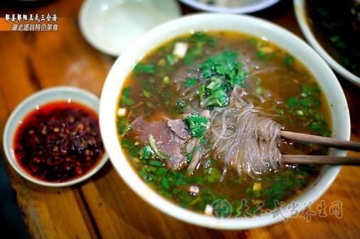 舌尖上的美味之十堰郧阳三合汤，来大十堰必吃的美味之一哦！